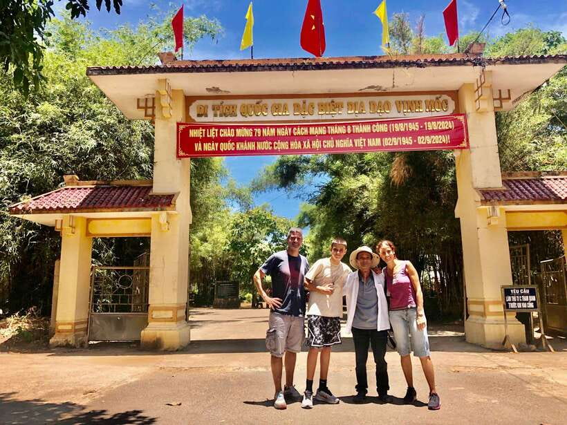 DMZ Half-Day Tour from Hue: Vinh Moc Tunnels - Hien Luong Bridge: a short stop with heavy meaning