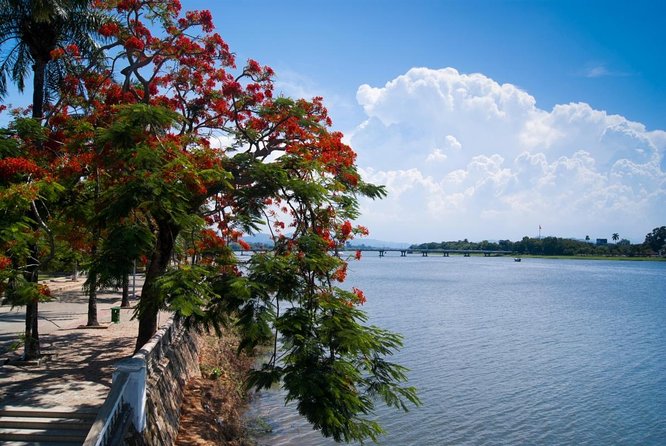 Dong Hoi to Hue Private Car Transfer With Sightseeing Stops - Why This Dong Hoi–Hue Private Car Works Better Than Public Transport