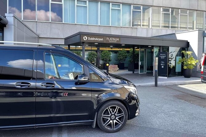 Dublin: Private Chauffeur Tour - Trinity College Dublin: campus stroll time