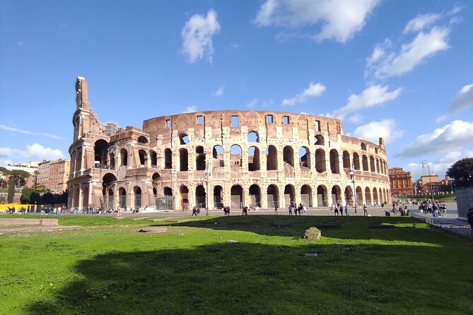 Exclusive Rome Explorer: Personalized Tour & Chauffeur - What the driver commentary adds (and how to get the best ride)