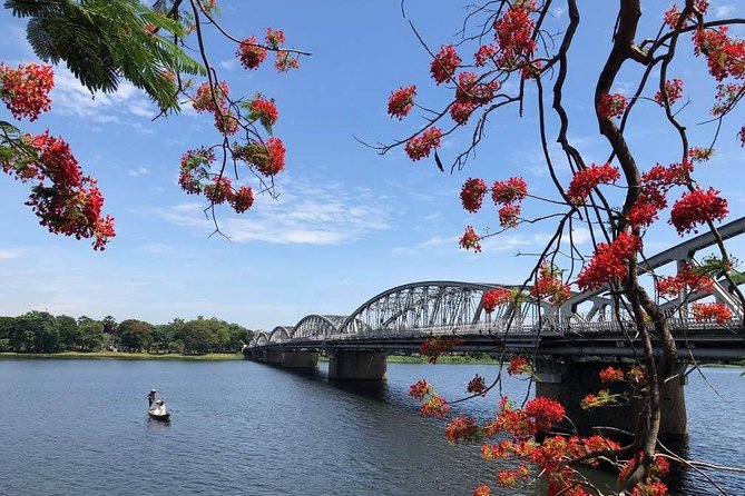 Exploring Hue Imperial City With Professional Driver By Private Car - Why a private driver works so well in Hue’s imperial zone