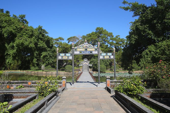 Exploring Hue Imperial City With Professional Driver By Private Car - Thanh Toan Bridge: the short stop that sets the tone