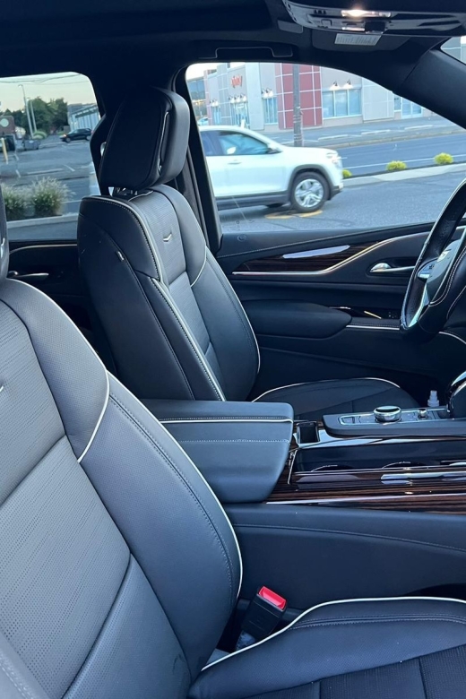 Express Limo Inc. - From Airport to Hotel: Point-to-Point Transfers That Save Your Energy