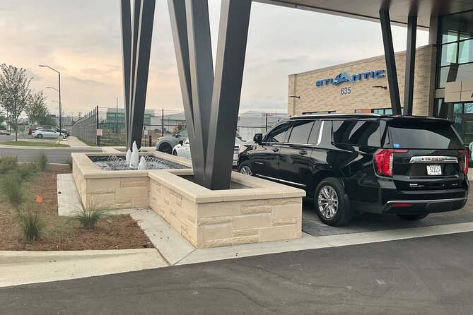 First class limo in Nashville, Tennessee luxury car - Pickup Logistics in Busy Places: How to Avoid the Only Likely Problem