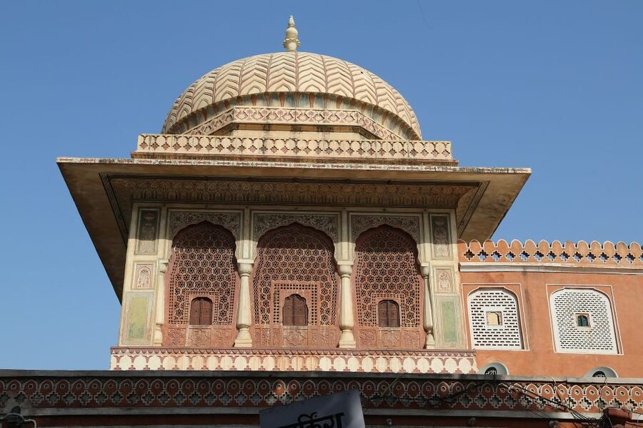 From Delhi: Jaipur Day Trip by Fast Train or Private Car - Lunch Break, Food Choices, and Shopping Detours You Can Manage