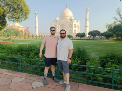 From Delhi: Taj Mahal Luxury Day Tour By Superfast Train - Morning pickup and Gatimaan Express breakfast ride