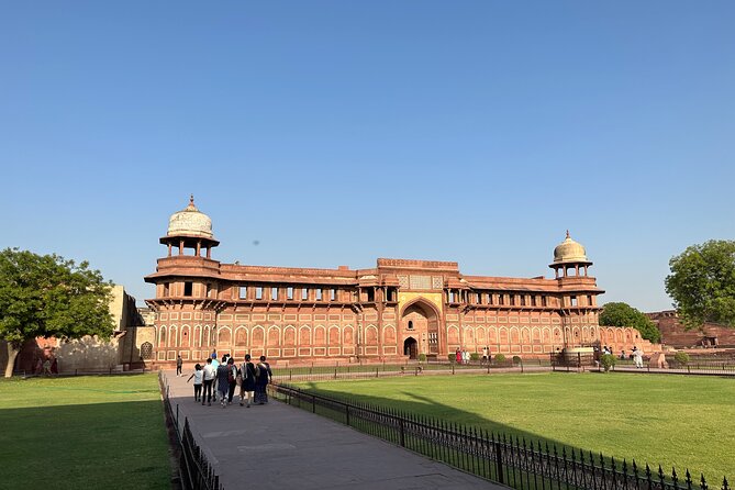 From Delhi: Taj Mahal Sunrise and Agra fort Tour by Private Car - Agra Fort: Mughal power in red sandstone form