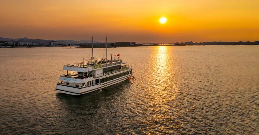 From Hanoi: 1-Day Halong 5-Star Cruise w/Jacuzzi & Limousine - A 6-Hour Cruise Plan That Packs the Classics