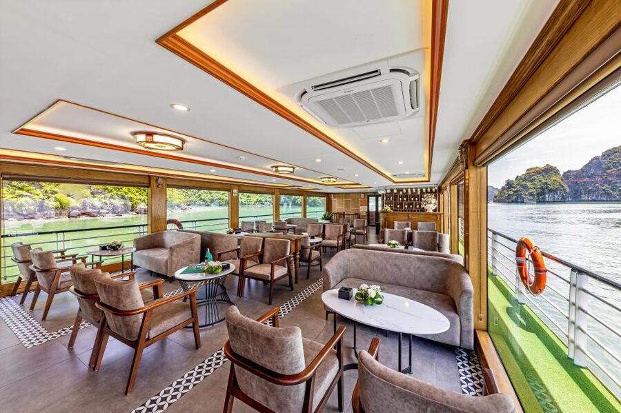From Hanoi: 1-Day Halong 5-Star Cruise w/Jacuzzi & Limousine - Check-In at Tuan Chau and the On-Board Welcome