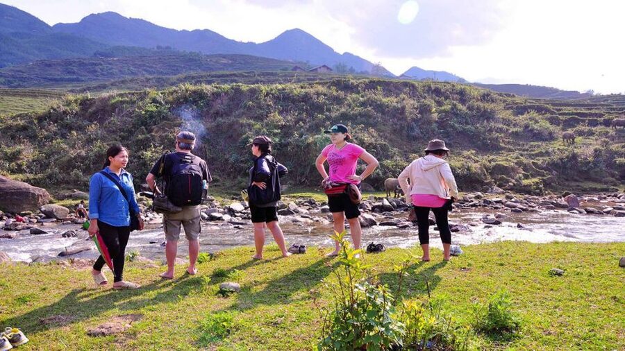 From Hanoi: 2-Day Overnight Sapa Tour by Limousine - Food, hotel sleep, and what you actually pay for