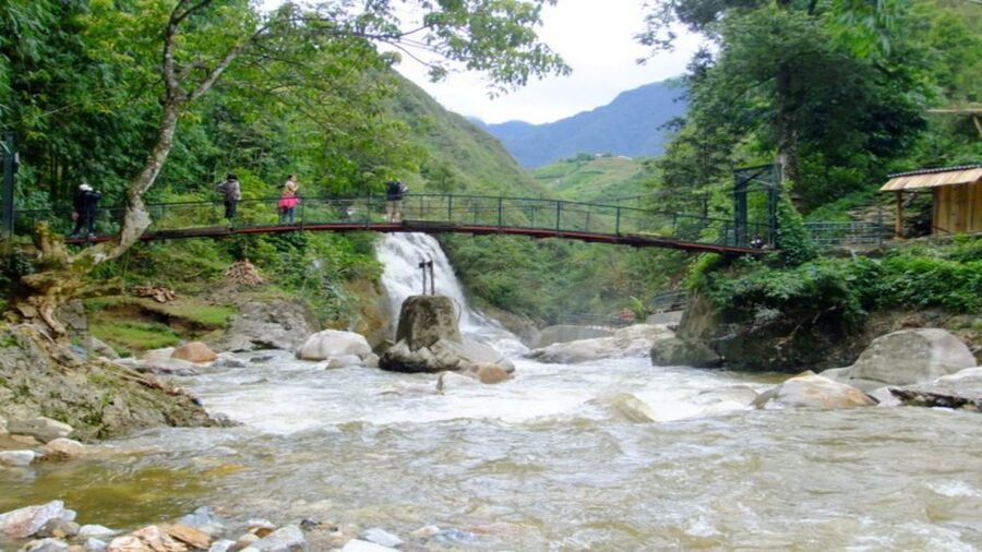From Hanoi: 2-Day Overnight Sapa Tour by Limousine - Trekking tips for a safer Day 2 (cold, fog, and slippery paths)