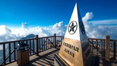 From Hanoi: 2-Day Sapa Limo Bus Tour & Fansipan Peak Visit - Day 1: Lao Chai Ta Van trekking with rice terraces and real village life