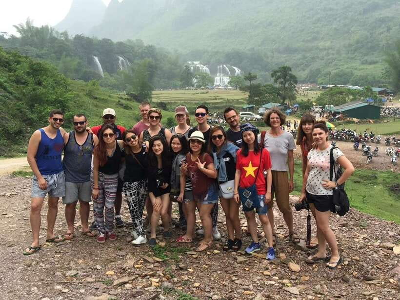 From Hanoi: 2-Day Sapa Trek Tour - Luxury Limousine Transfer - Overnight in Sapa: Hotel vs Ta Van Homestay and What That Changes