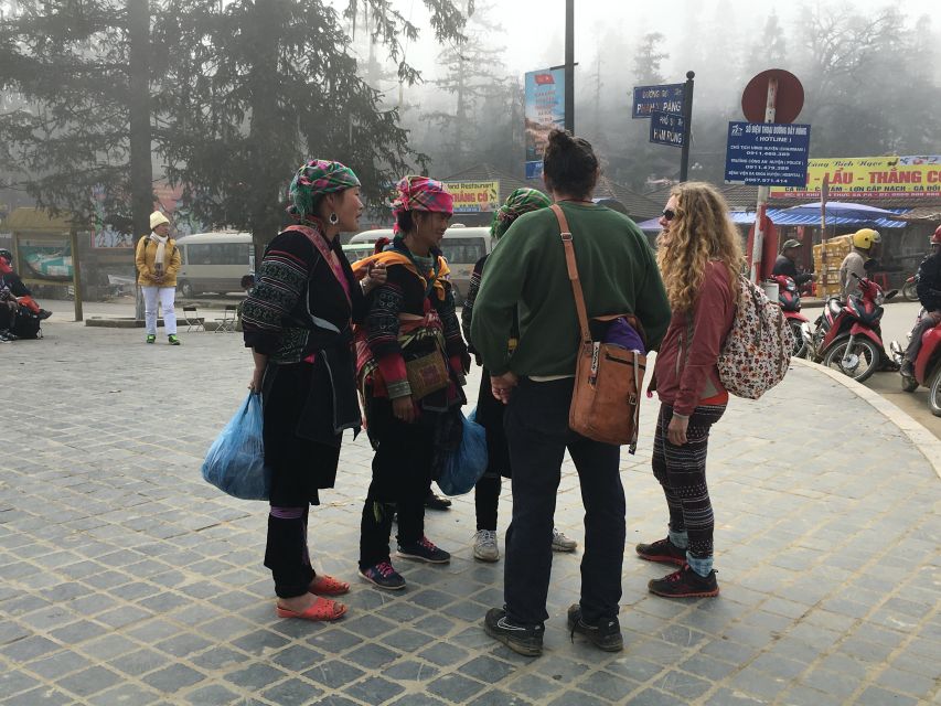 From Hanoi: 3-Day Sapa Trekking with Limousine Transfer - Day 1: Cat Cat Village and an easy downhill trek