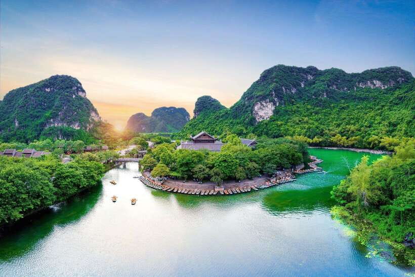 From Hanoi: Ninh Binh, Hoa Lu, Tam Coc, & Mua Cave Day-Trip - What’s included (and what you should budget for)