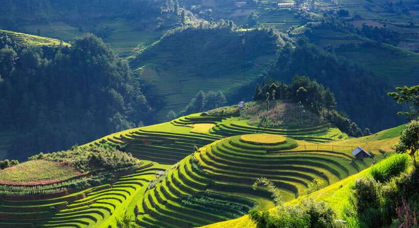 From Hanoi: Premium 2-Day Sapa Adventure with DCAR Limousine - Day 1 in the mountains: Lao Chai, Ta Van, and Muong Hoa valley views
