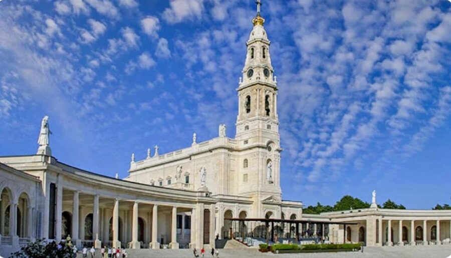 From Lisbon: Private Car Tour to Fátima and Mira de Aires - Fátima Sanctuary: the apparition story, told with context