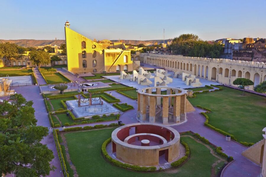From New Delhi: Jaipur Tour by Fast Train or by Private Car - Panna Meena Ka Kund: patterned stepwell stairs