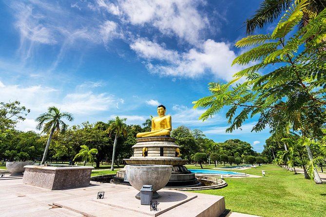 Full-Day Colombo City Tour (Private Car) - Independence Square, National Museum, and Viharamahadevi Park: symbols you can read