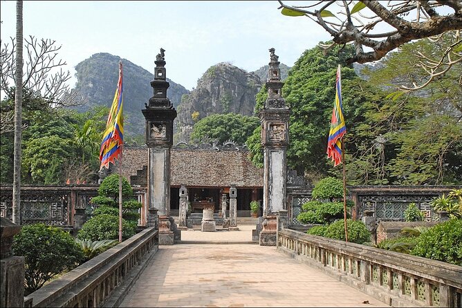 Full day Hoa Lu, Tam Coc and Mua Cave by Limousine from Hanoi - Hoa Lu temples of the Dinh & Le dynasties: the stop that sets the context