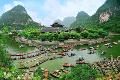 Full Day Private Tour of Ninh Binh with Limousine - Lunch in Hoa Lu District: A Real Break From the Road