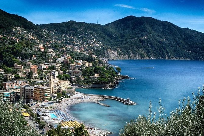 Genoa by Yourself with English Chauffeur - 4 or 8 hrs disposal by car or van - Piazza De Ferrari and Piazza Matteotti: where Genoa shows off