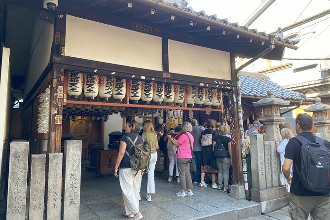 Guided Tour of Some Attractions in Osaka by Private Car - Kuromon Market and Dotonbori: food sightseeing without the chaos