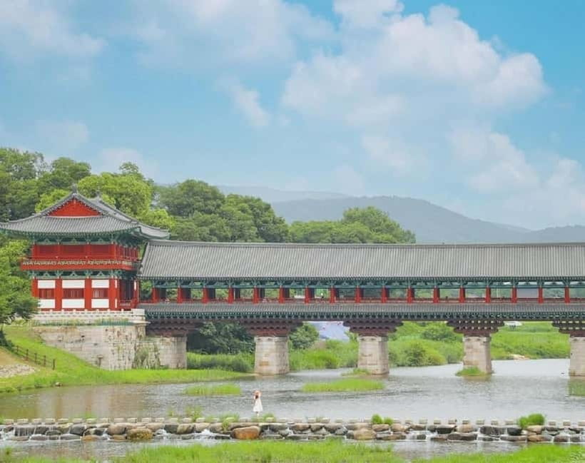 Gyeongju: Private Car Tour with a Licensed Tour Guide - Cheomseongdae Observatory: the Silla science stop that surprises people