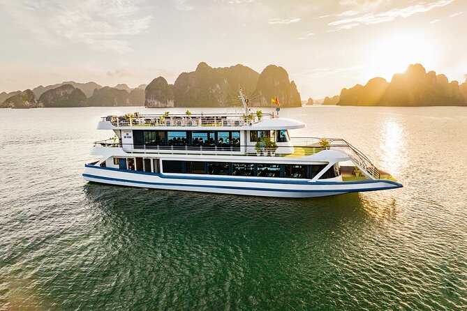 Halong bay Luxur Cruise Day trip: Buffet lunch & Limousine bus - Quick hits