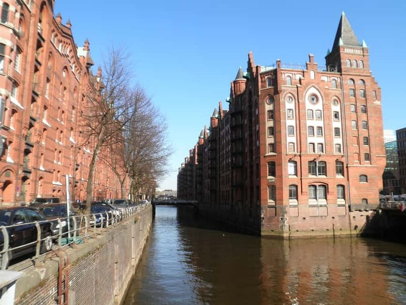 Hamburg: Exclusive Tour by Limousine with Chauffeur - Along the Elbe River: watching the city’s big shipping rhythm