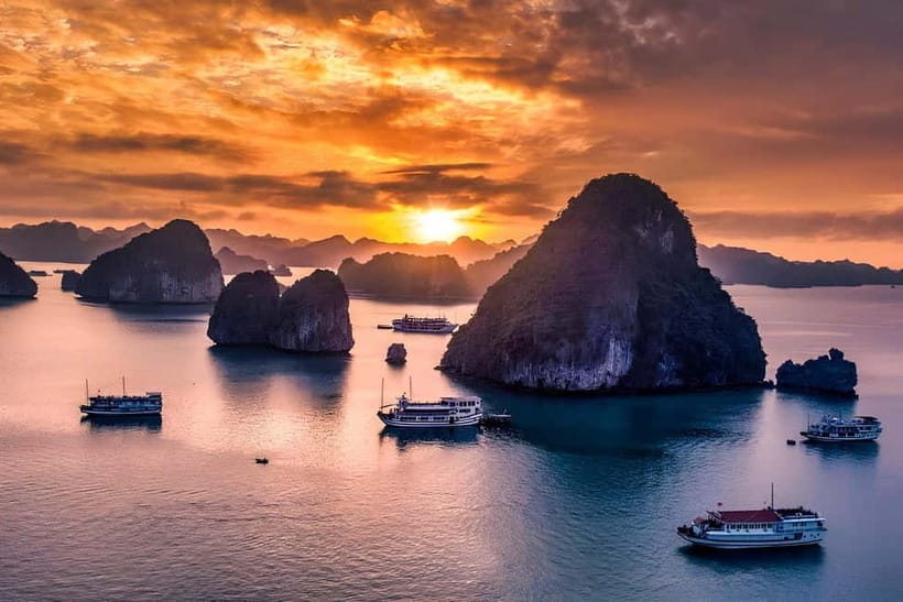 Hanoi:Best 5-Star Ha Long 1 Day Tour with limousine transfer - Boarding and bay cruising: seeing the limestone icons without extra planning