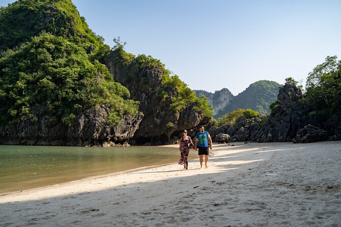 Hanoi : Halong Bay 7-Hour Luxury Cruise with Limousine Transfer - Trinh Nu Beach time plus Trinh Nu Cave kayaking: the active core of the day