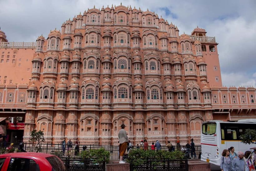 Highlights of Jaipur City on a Full Day Tour by Private Car - Lunch in Jaipur and a taste of the local rhythm