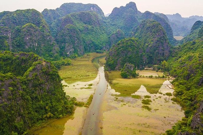Hoa Lu - Tam Coc Luxury Small group 1D: Limousine bus, biking, boat trip, Lunch - Tam Coc Lunch and the Midday Flow You’ll Appreciate