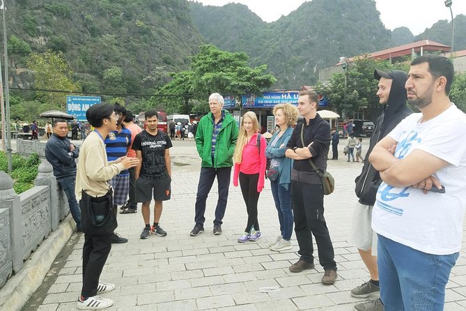 Hoa Lu - Tam Coc Luxury Small group 1D: Limousine bus, biking, boat trip, Lunch - Price and What to Expect for $199 (Small Group, Included Entry, Real Transfers)