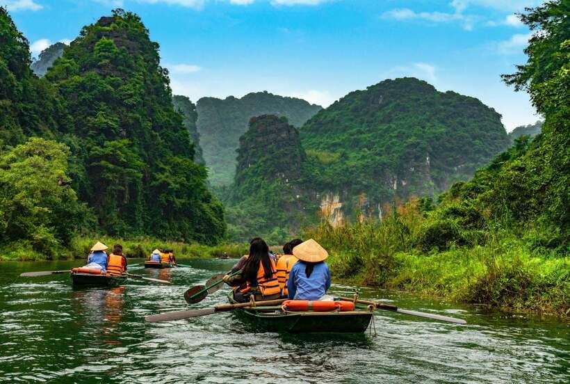 Hoa Lu, Tam Coc, & Mua Cave Day Trip with Lunch & Limousine - Limousine Pickup From Hanoi Old Quarter: Comfort Plus Time-Saving