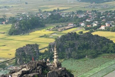 Hoa Lu - Tam Coc - Mua Cave Full Day - LIMOUSINE - The drive and the short reset before the sights