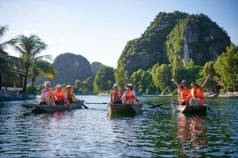 Hoa Lu - Tam Coc - Mua Cave / Limousine Transfer - Mua Cave: The 500 Steps and the View You Came For
