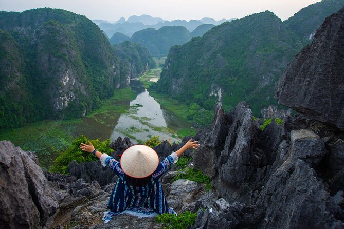 Hoa Lu Trang An and Mua Cave by Limousine from Hanoi - Transport and group size: what you’re really buying for $39.75