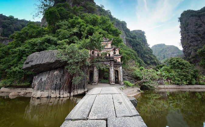 Hoa Lu - Trang An - Mua Cave- 1 Day Trip from Hanoi By Limousine and Small Group - Key things that make this day trip worth your time