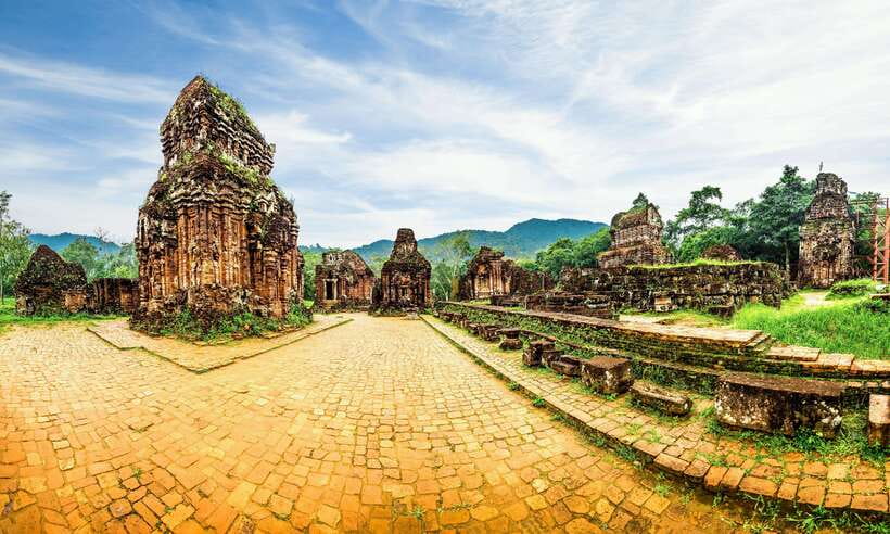 Hoi An: Private Car to Hue with Fabulous Stops Along the Way - Hai Van Pass Ride: Fortified Gateway Ruins and Bunker Views