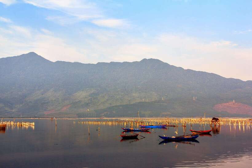 Hoi An: Private Car to Hue with Fabulous Stops Along the Way - Lang Co Beach: Golden Sand, Clear Water, and Waterfront Seafood