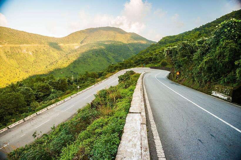 Hoi An: Private Car to Hue with Multi Sightseeing Stops - Hai Van Pass and Lang Co Beach: coastal drama with built-in breaks