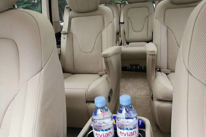 Hong Kong Airport Chauffeur Service, Hong Kong Airport Transfer - How the Name-Board Meet Works at Hong Kong Intl Airport