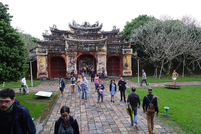 Hue: Dragon Boat, Perfume River, Pagoda & Royal Tomb Tour - Thuy Xuan Incense-making Village: try it, don’t just watch