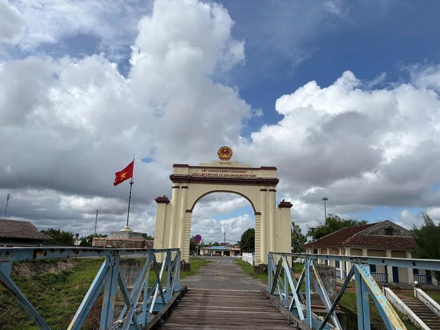 Hue: Half-Day DMZ Tour by Private Car to Vinh Moc Tunnels - Vinh Moc Tunnels: The Underground Village That Explains Survival