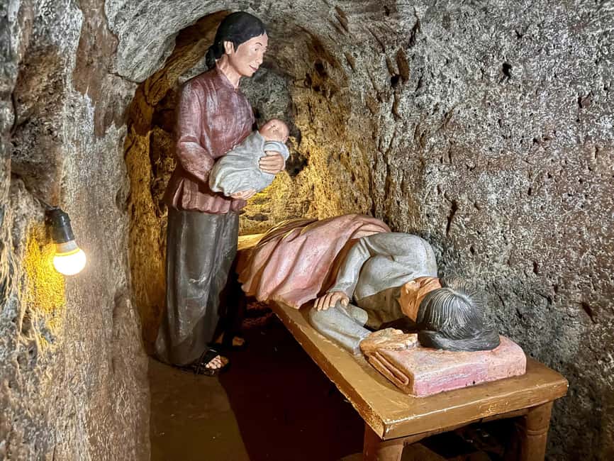 Hue: Half-Day DMZ Tour to Vinh Moc Tunnels by Private Car - Hien Luong Bridge: border theater you can read with your eyes