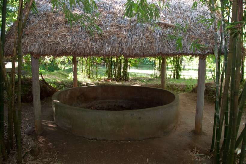 Hue: Private Car to DMZ with Vinh Moc Tunnels and More - Vinh Moc Village: Red-Soil Hills and Wartime Logic