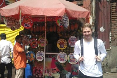 Immersive culture tour of Pune by private car with guide and local lunch - Stop 1: Shrimant Dagdusheth Halwai Ganpati Mandir (Ganesh devotion with origin-story detail)