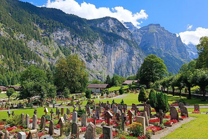 Interlaken Full-Day Highlights Tour with a Local by Private Car - St. Beatus-Hohlen Caves Above Lake Thun